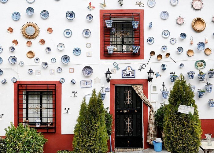 Wander these historic neighborhoods with a guide, hitting miradores and learning about Granada’s gypsy and Moorish roots (~€25).