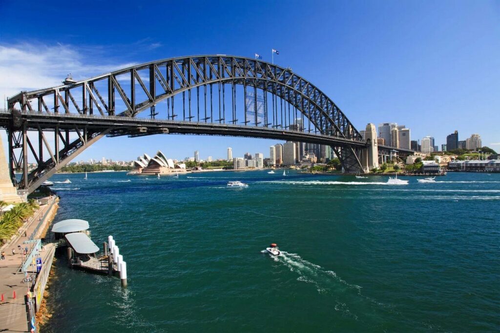 Nicknamed the Coathanger, this massive steel arch offers killer views if you climb it ( pricey but worth it at dusk). Or just walk across for free – you'll spot the Opera House and ferries buzzing below. Gives me major engineering vibes every time.