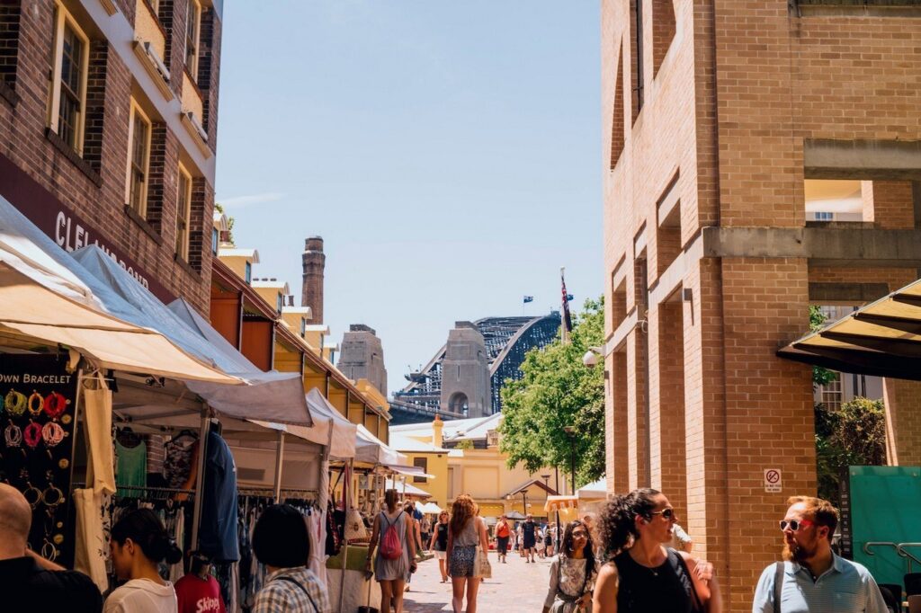 This historic neighborhood's full of cobblestone alleys, markets, and pubs dating back to convict days. Wander around, hit the weekend markets for artisan stuff, and grab a beer at a heritage spot.