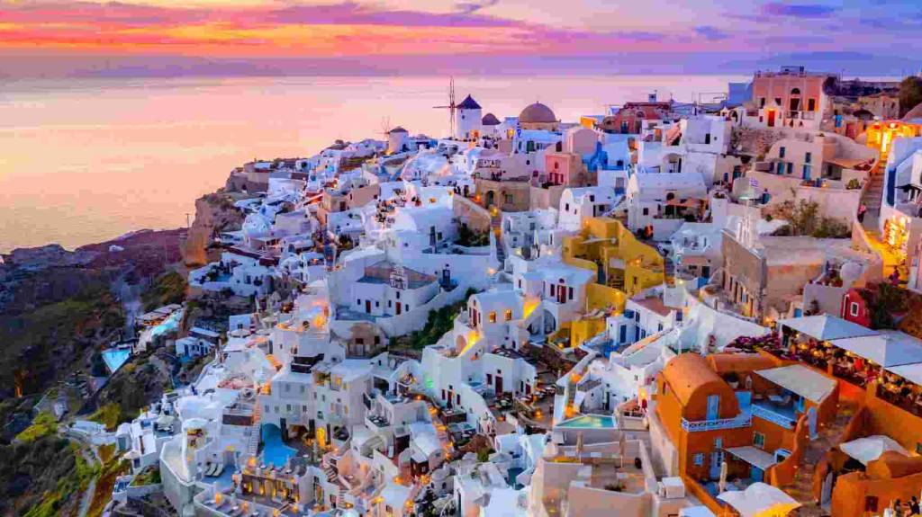 Plan your dream trip to Santorini! Find the top 10 things to do, from watching the Oia sunset and hiking the caldera to exploring Akrotiri ruins and relaxing on the unique black sand beaches.