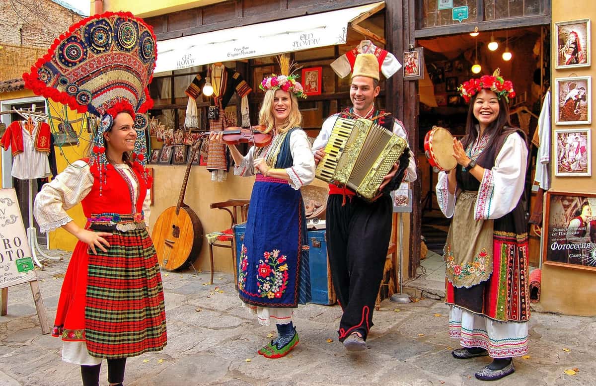 Step into Plovdiv’s Old Town for a retro photo shoot in authentic 100-year-old Bulgarian costumes. Get edited digital photos. Book your tickets now!