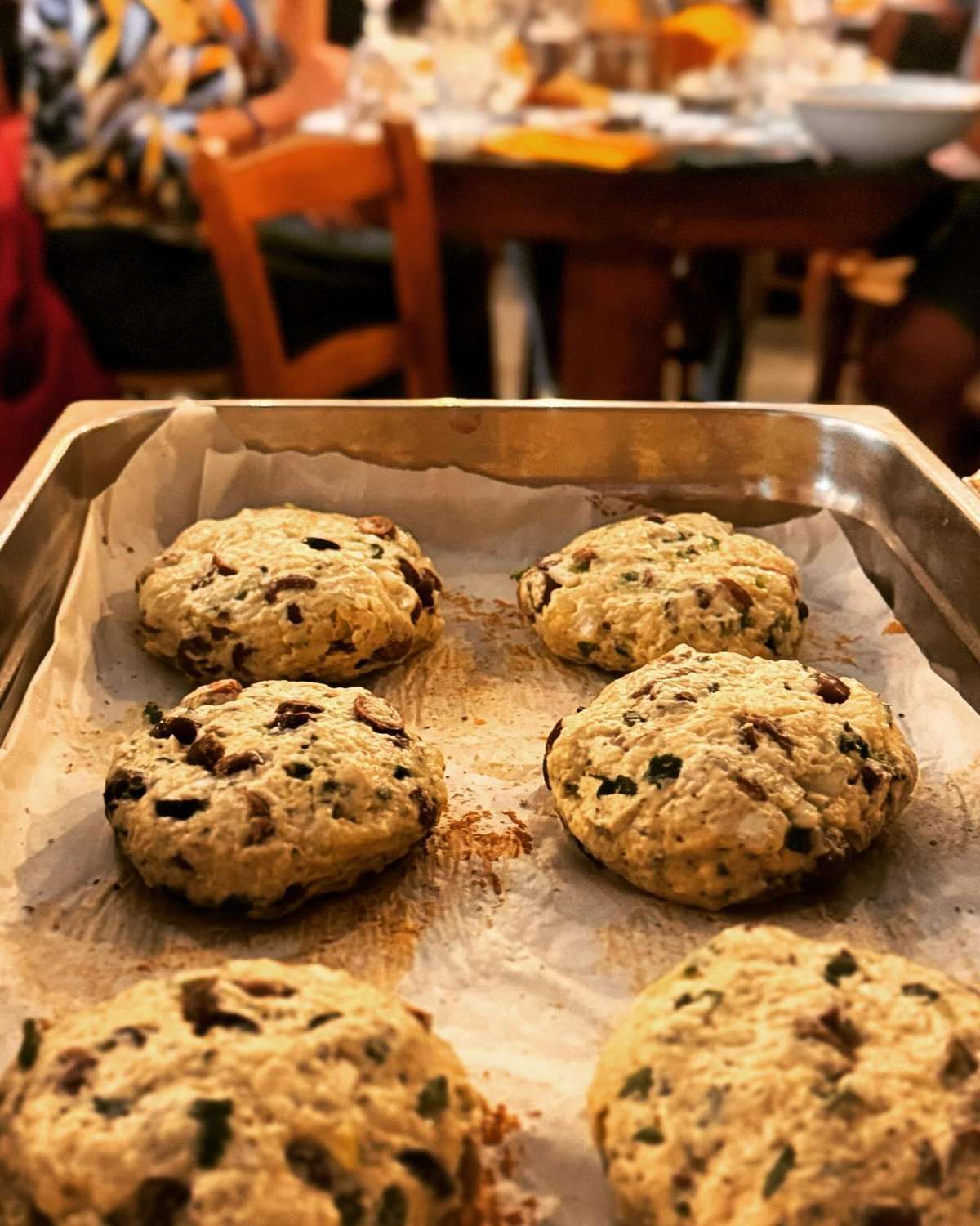 and a farm tour. Enjoy a buffet dinner and live folk music. Book your tickets now!