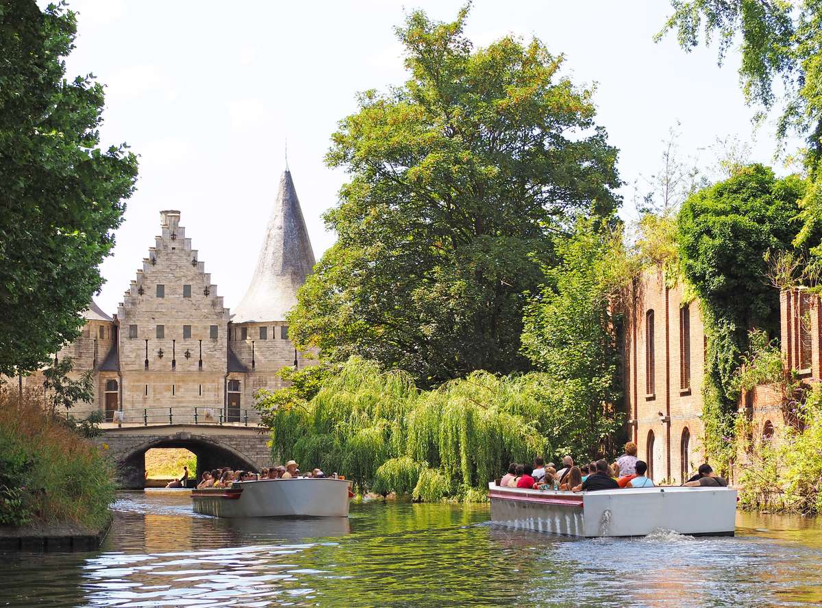 Explore the medieval heart of Ghent on a 50-minute guided boat trip. See the Castle of the Counts