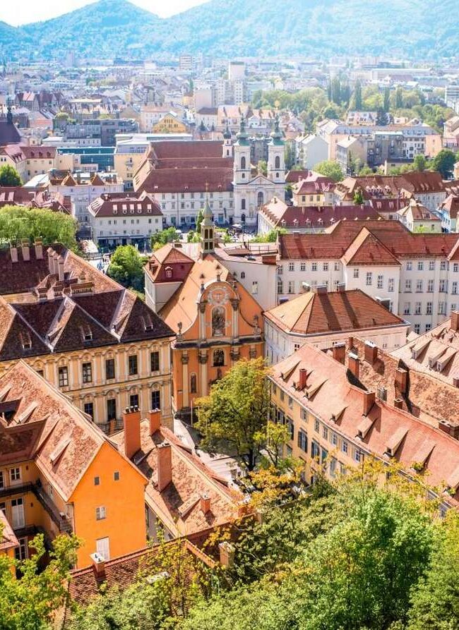 Skip the line at the popular Landeszeughaus in Graz. Discover a unique collection of historic weapons and armor with a private guide. Book your tickets now!