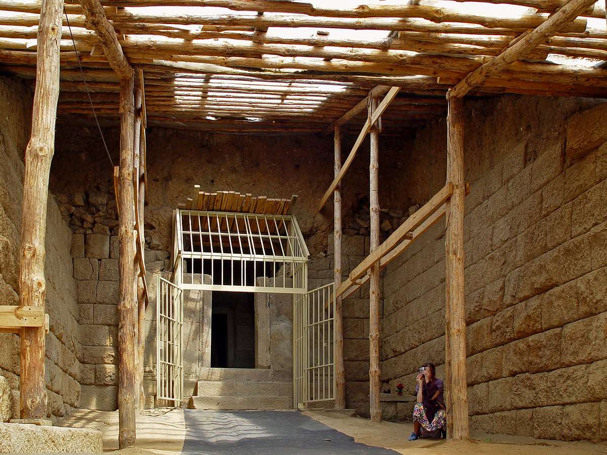 From Plovdiv: Koprivshtica & Starosel Thracian Tomb Guided Tour Experience - Image 4