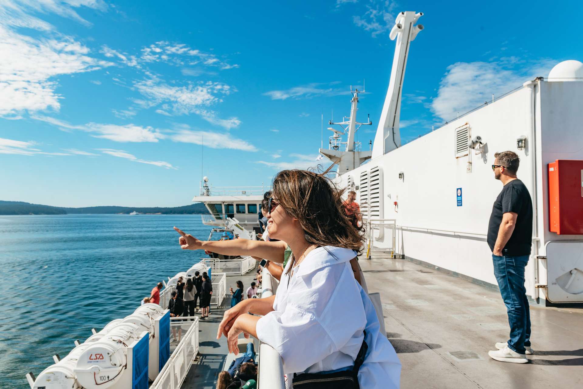 Vancouver: Butchart Gardens & Victoria Full-Day Guided Tour Experience - Image 2