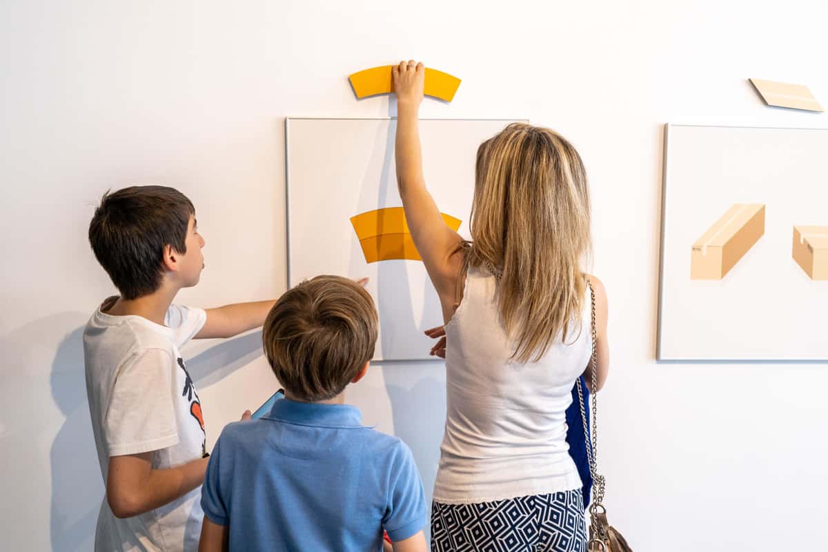 Brussels Museum of Illusions Entry Tickets: Interactive Mind-Bending Experience - Image 2