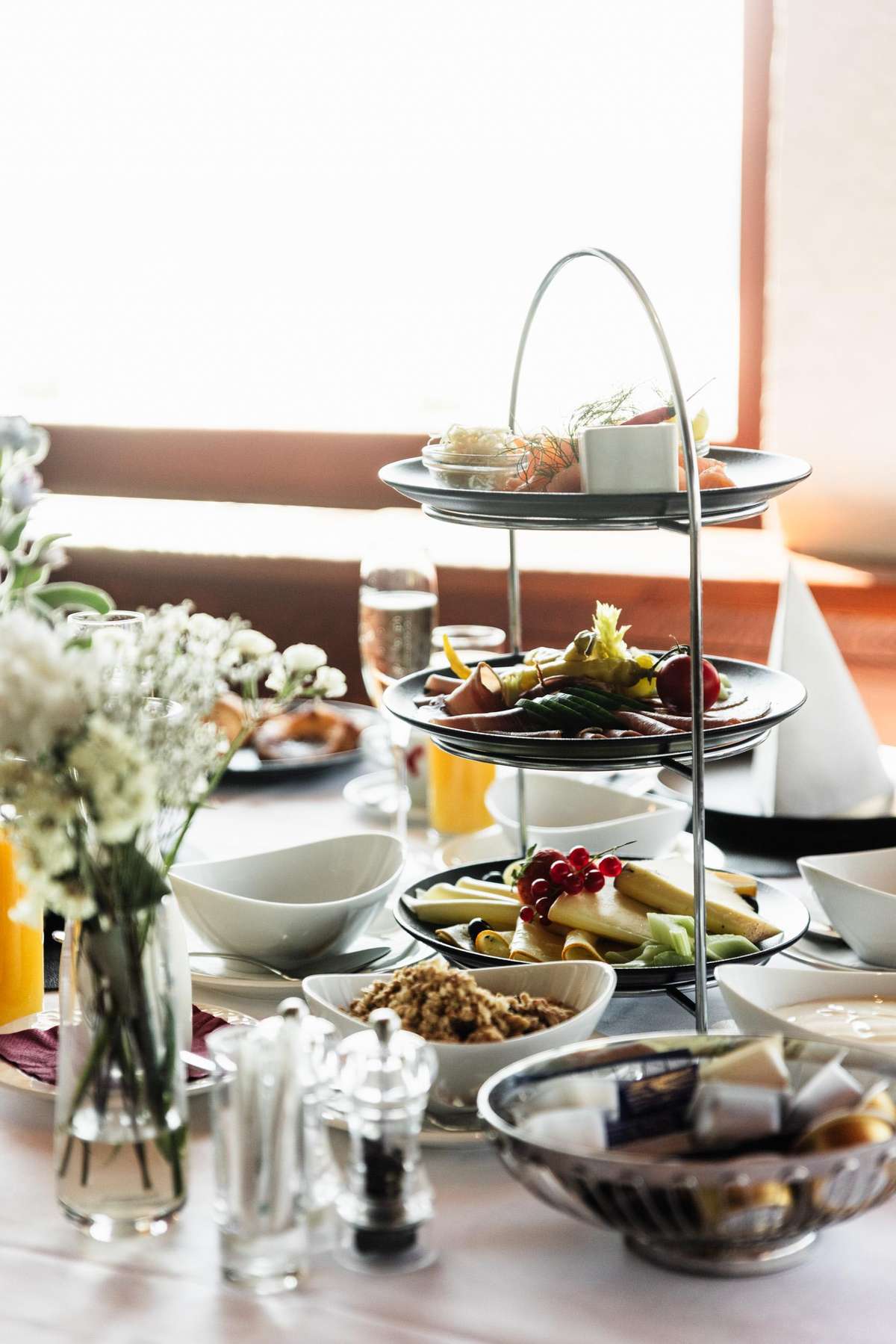 Innsbruck: Seegrube Panoramic Breakfast & Prosecco Experience - Image 3