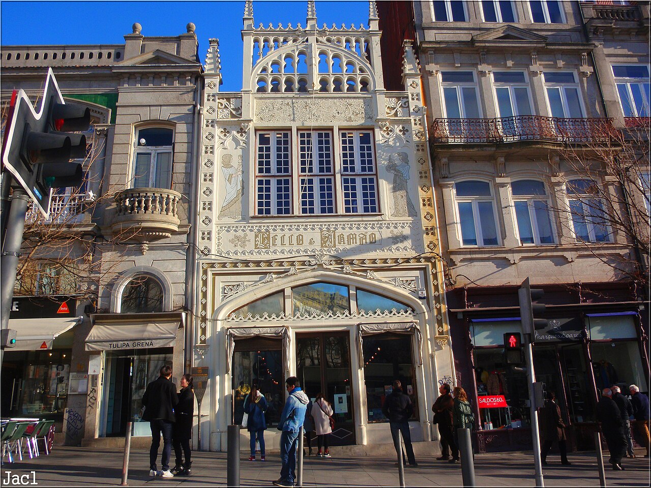 Step inside Livraria Lello in Porto to admire its iconic red staircase and stunning Neo-Gothic architecture. Book your tickets now!